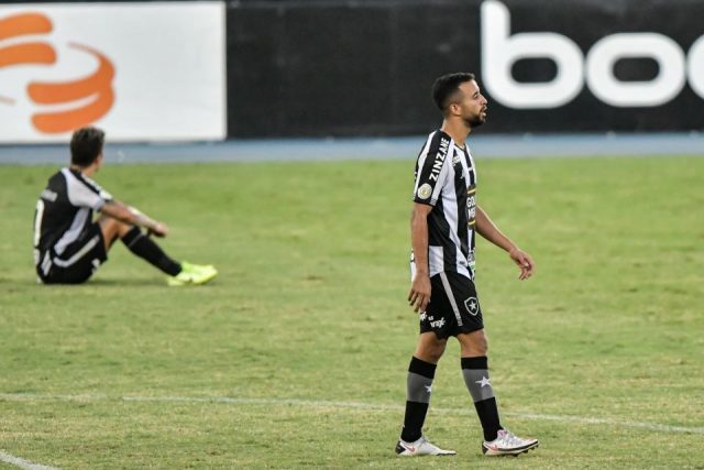 Botafogo abre o placar em casa, mas perde de virada para o Atlético-GO ...